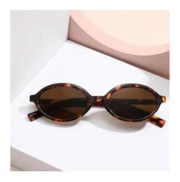 نظارات شمسية صغيرة بإطار بيضاوي عصري مناسب للرجال والنساء