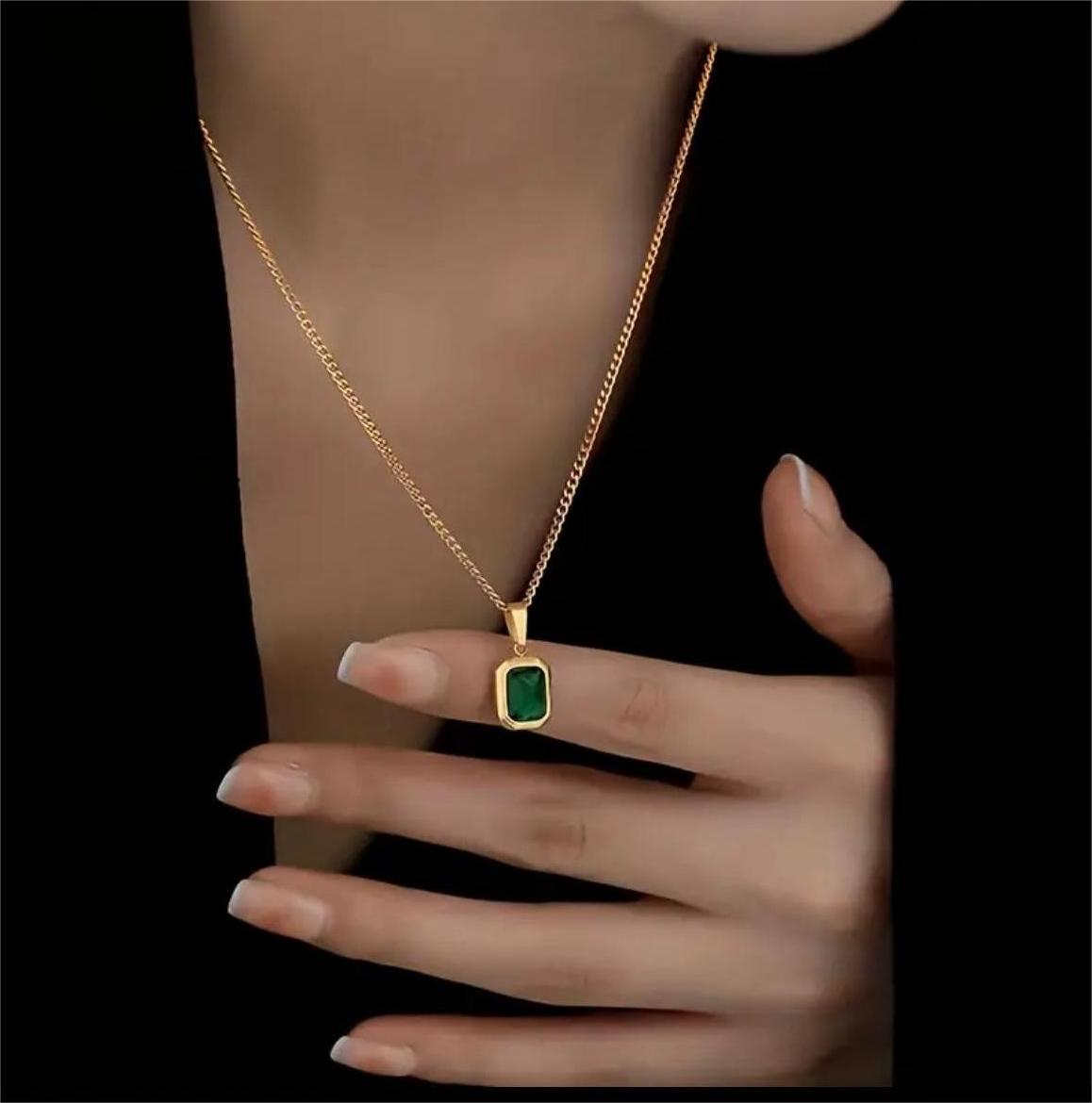 18k Gold Emerald chain